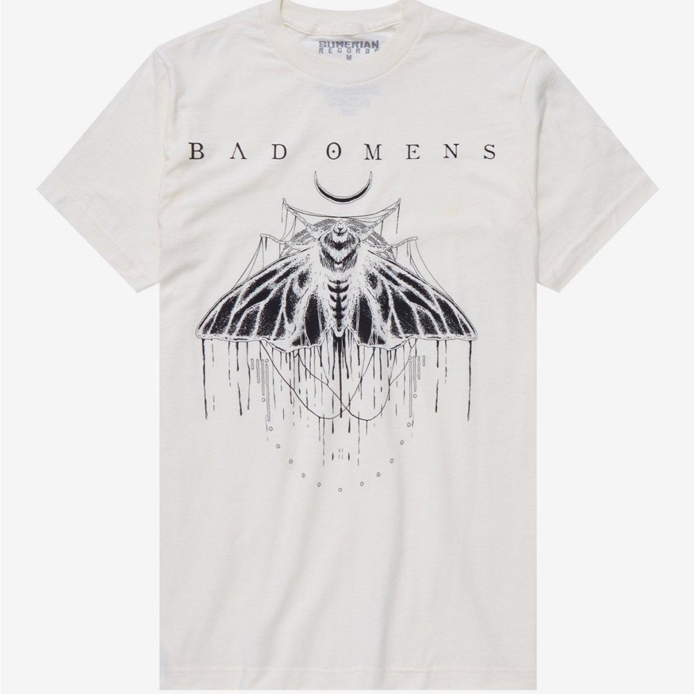 Bad Omens Moth Boyfriend Fit‎ T-Shirt Hot Topic
